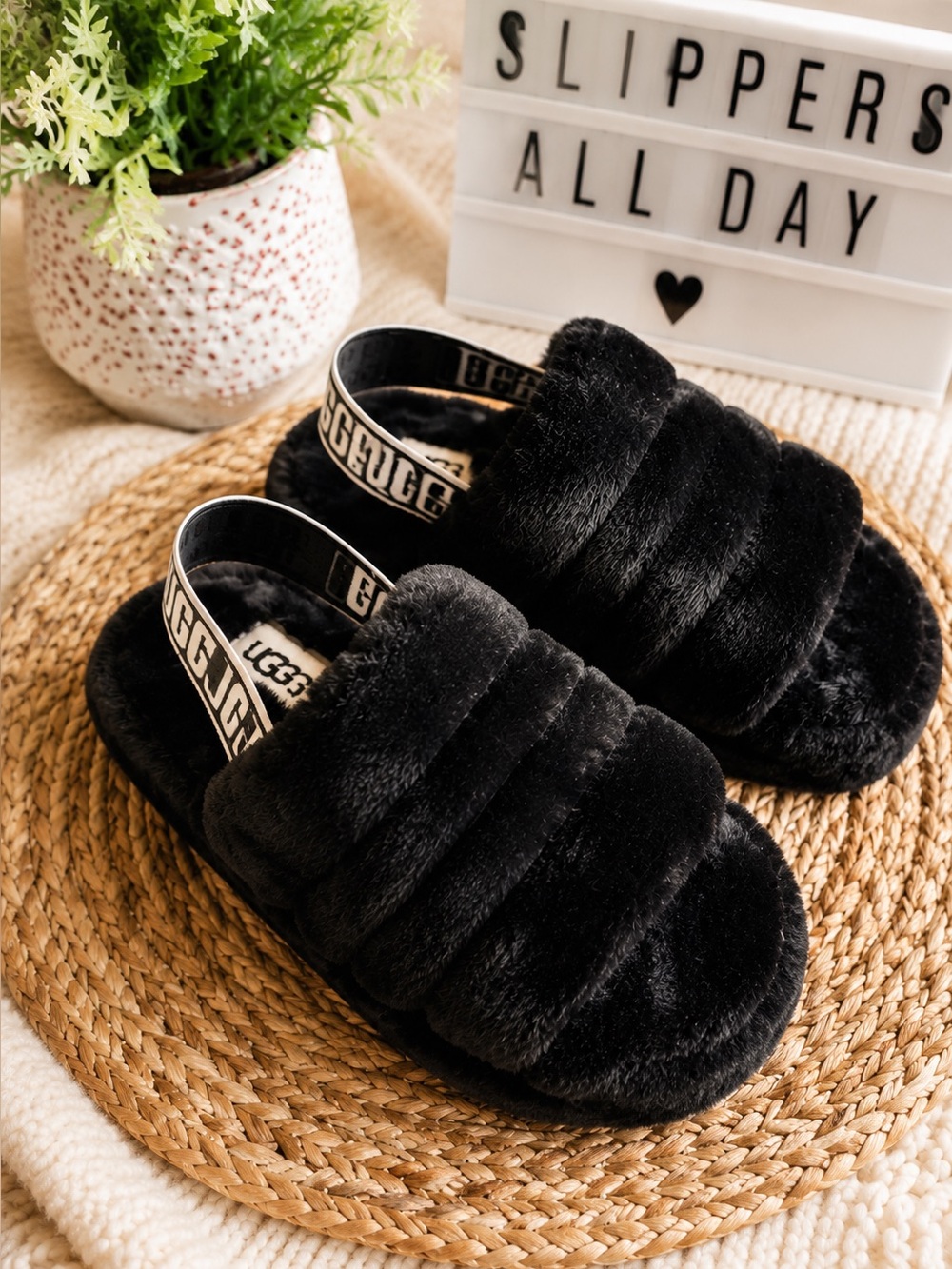 UGG Fluff Yeah Black Sheepskin Fur Platform Slide Slippers GUC Size 6